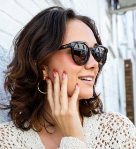 valorous-veganlyy-sunglasses-vegan-fashion-maida-model-sustainable-eyewear
