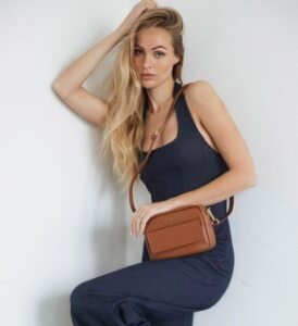 lost-woods-veganlyy-aster-crossbody-bag-tan-mirum-gold-hardware-vegan-leather-sustainable-fashion-handbag-front