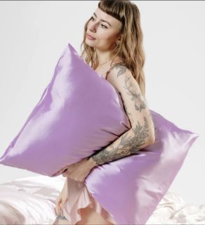 veganlyy-luxury-lavender-pillowcase-maylyn-and-co-veganlyy-bedroom-vegan-eco-sustainable-shop
