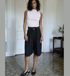 veganlyy-90-ninety-percent-juniper-pleated-short-in-black-vegan-fashion